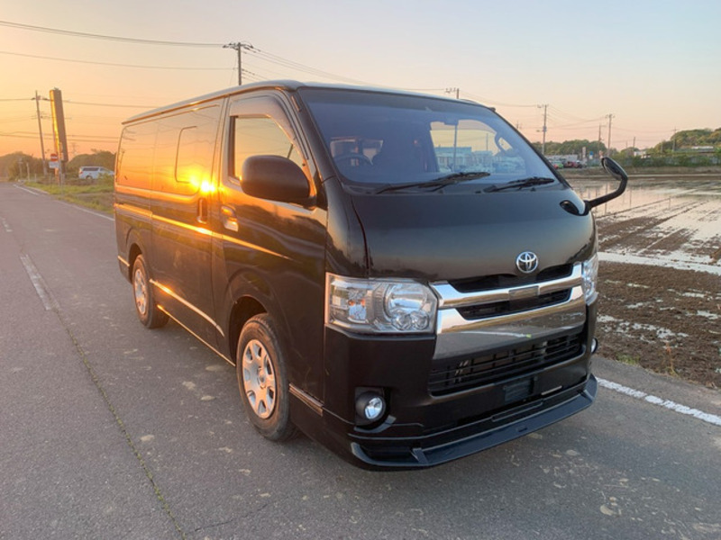 HIACE VAN