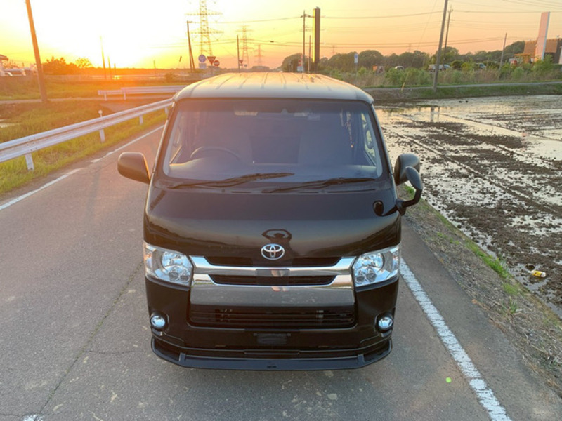 HIACE VAN