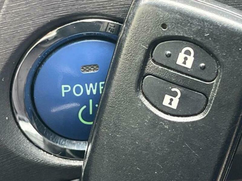 PRIUS-4