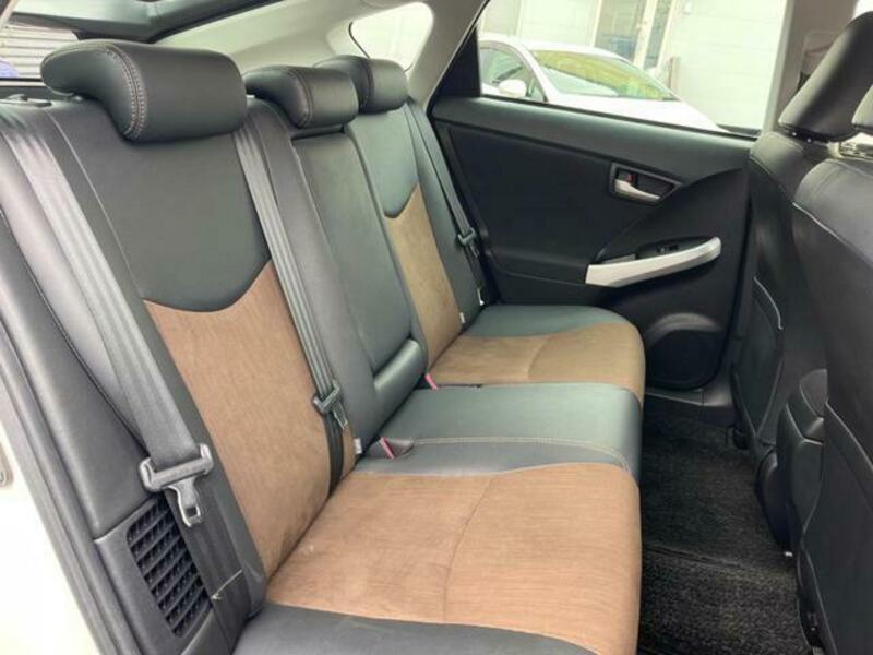 PRIUS-8