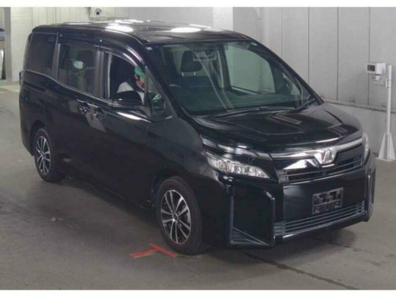 TOYOTA　VOXY