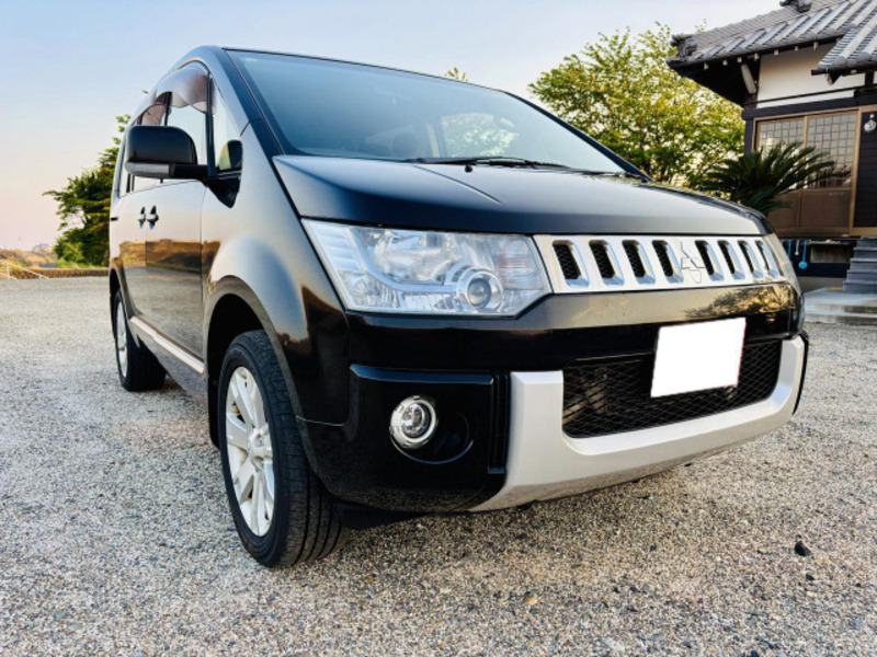 MITSUBISHI DELICA D5