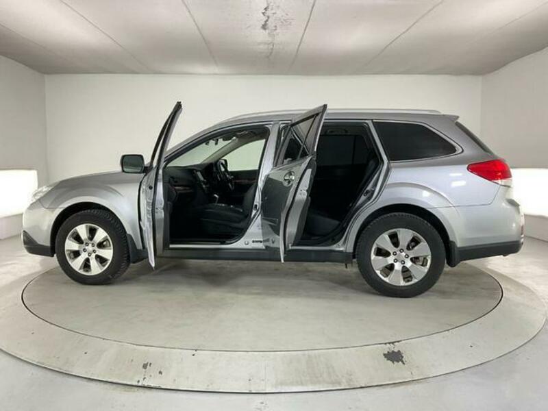 LEGACY OUTBACK