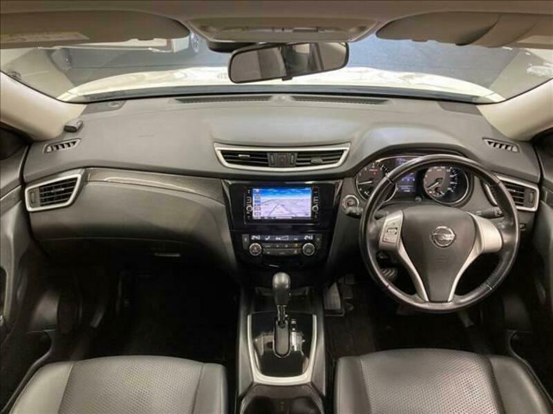 X-TRAIL-1