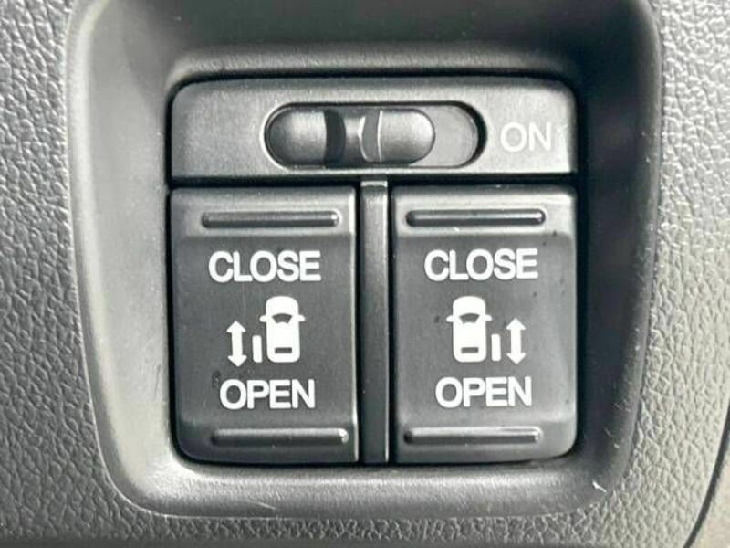 N BOX