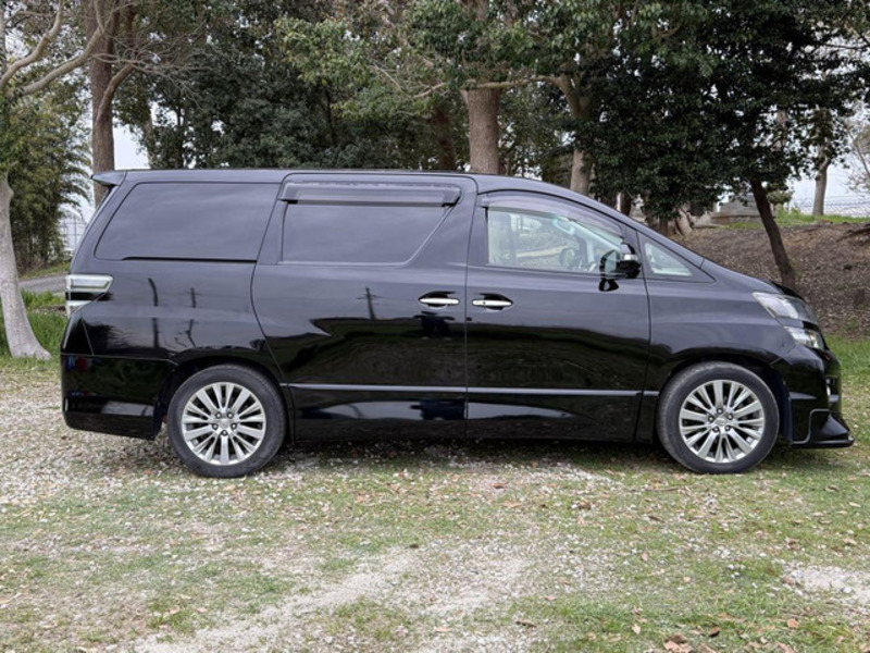 VELLFIRE-18