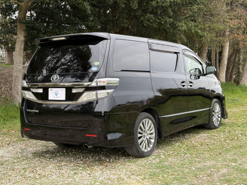 VELLFIRE-17