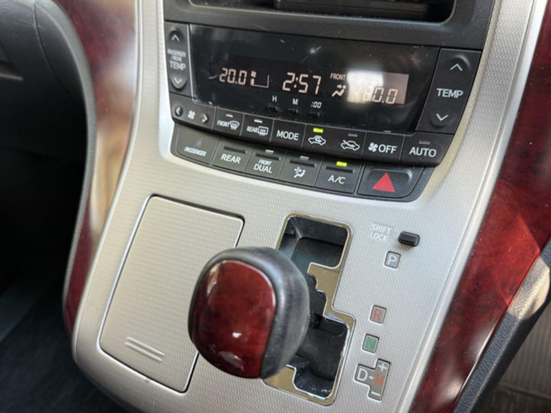 VELLFIRE-8