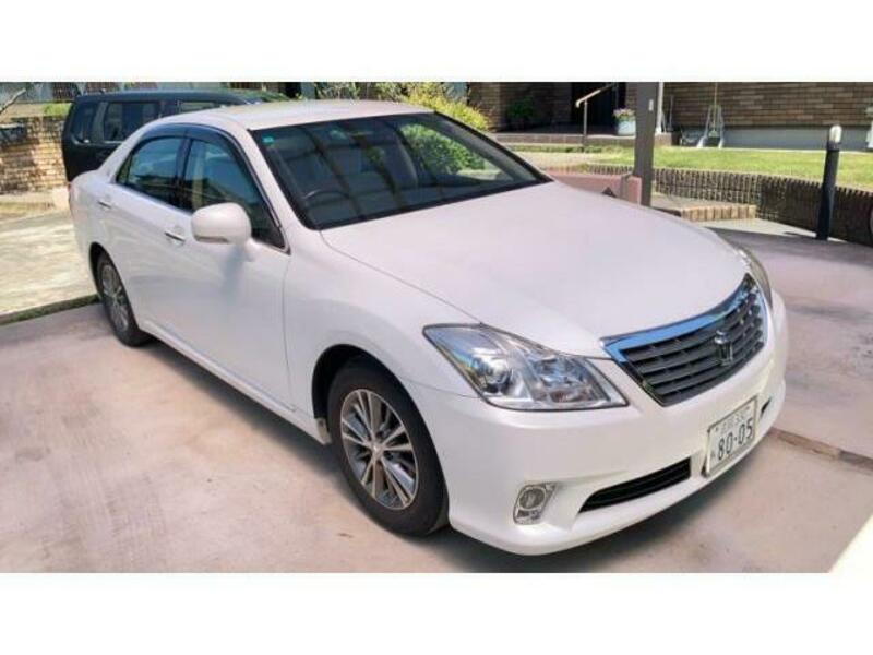 TOYOTA　CROWN