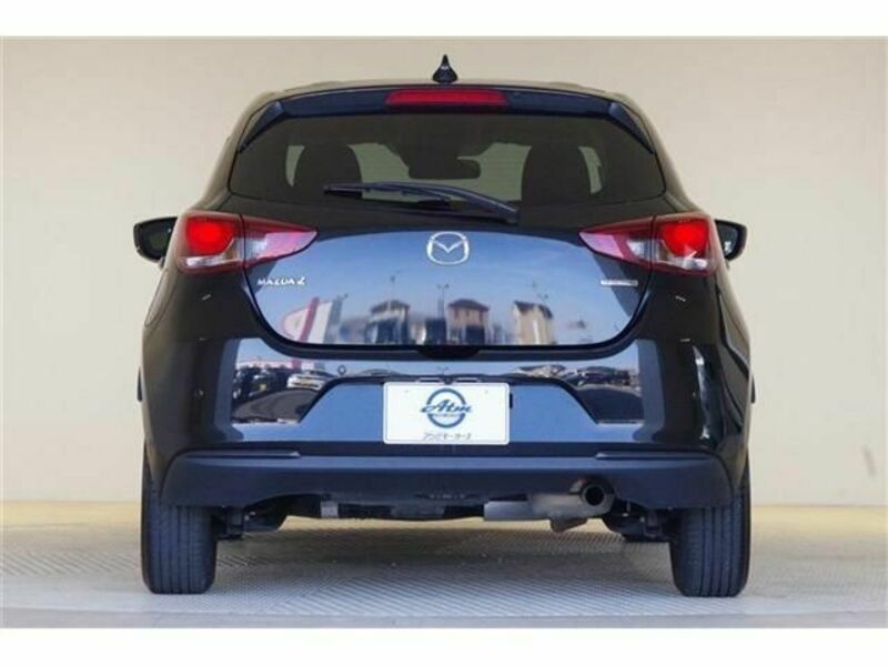 MAZDA2