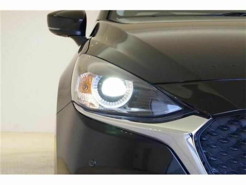 MAZDA2