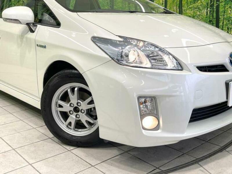 PRIUS-11