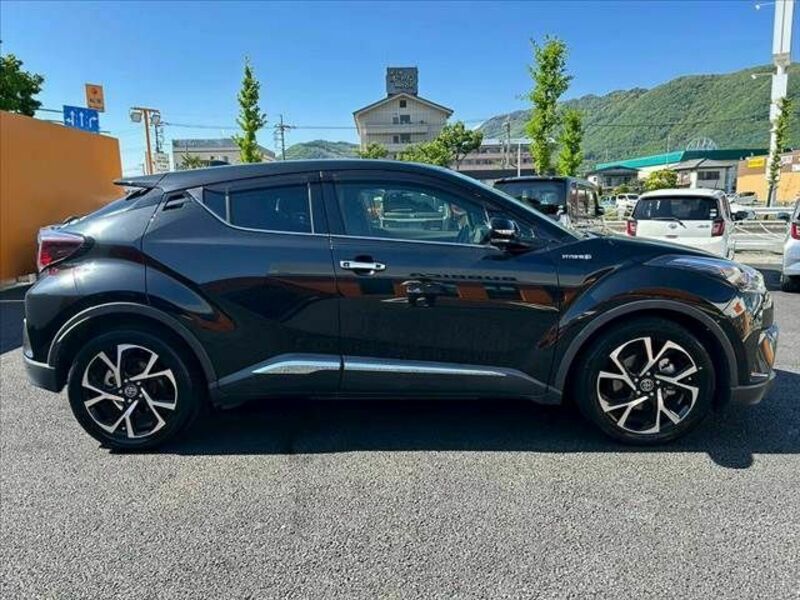 C-HR-11