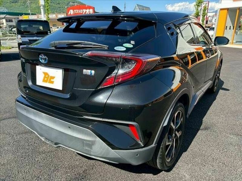 C-HR-12