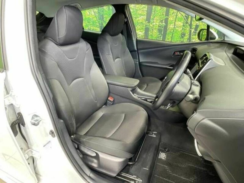 PRIUS-8