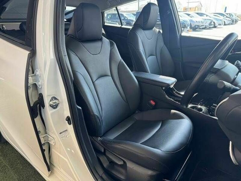PRIUS-4