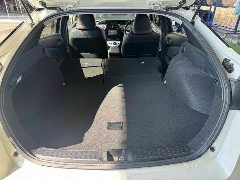 PRIUS-12