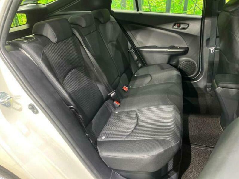 PRIUS-8