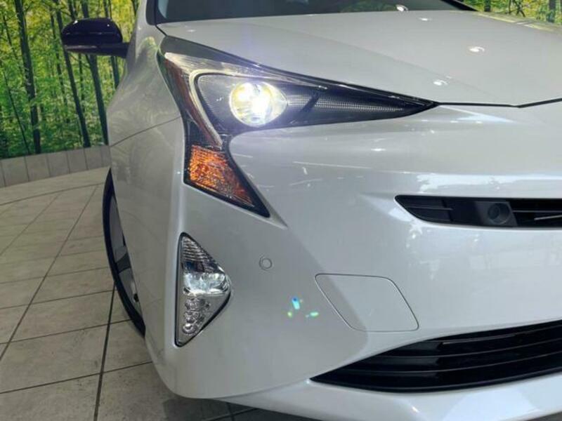 PRIUS-11