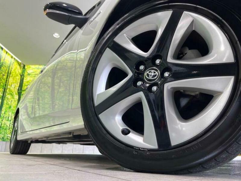 PRIUS-12
