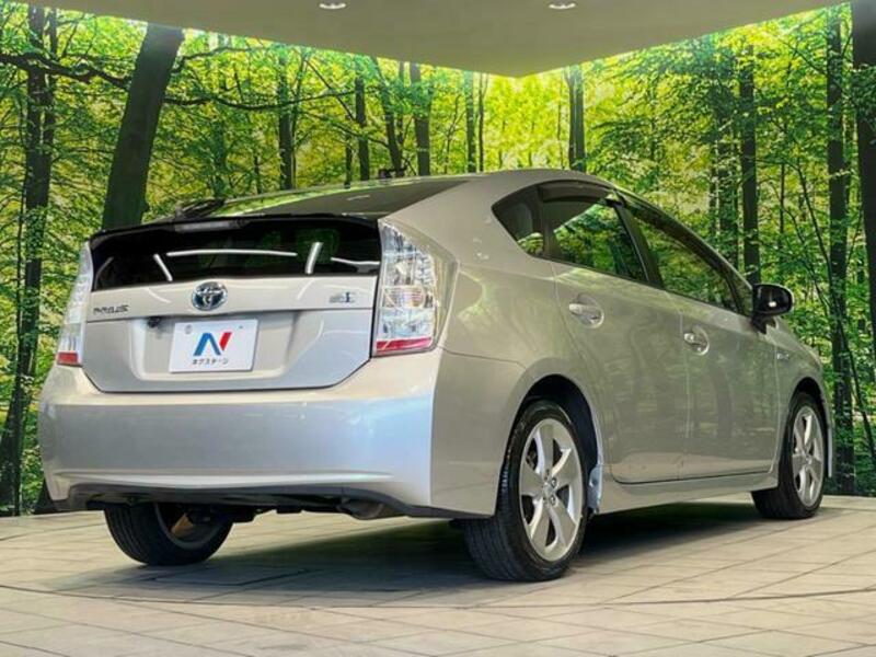 PRIUS-16