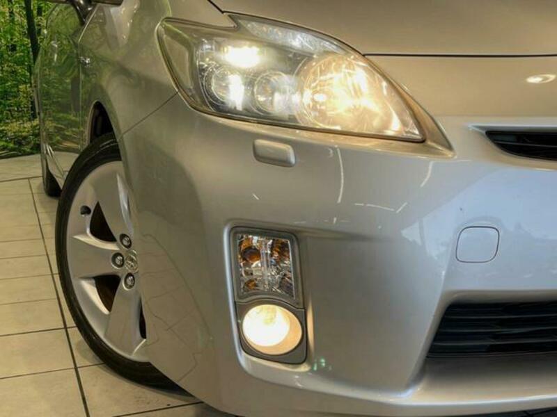 PRIUS-11