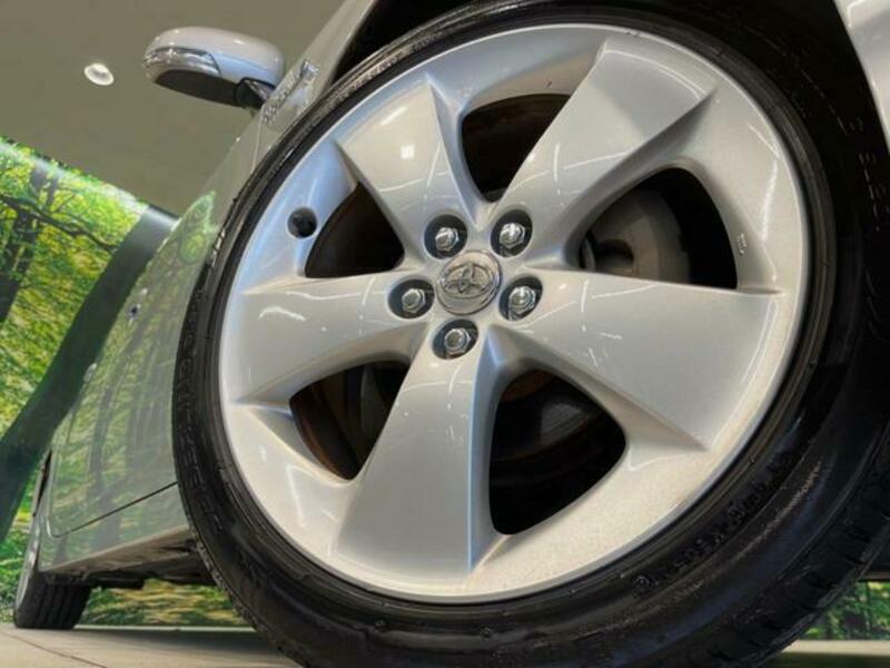 PRIUS-12