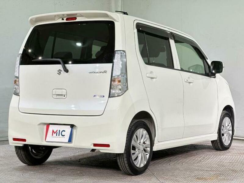 WAGON R-12