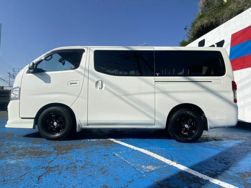 NV350 CARAVAN-8