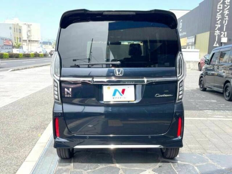 N BOX CUSTOM