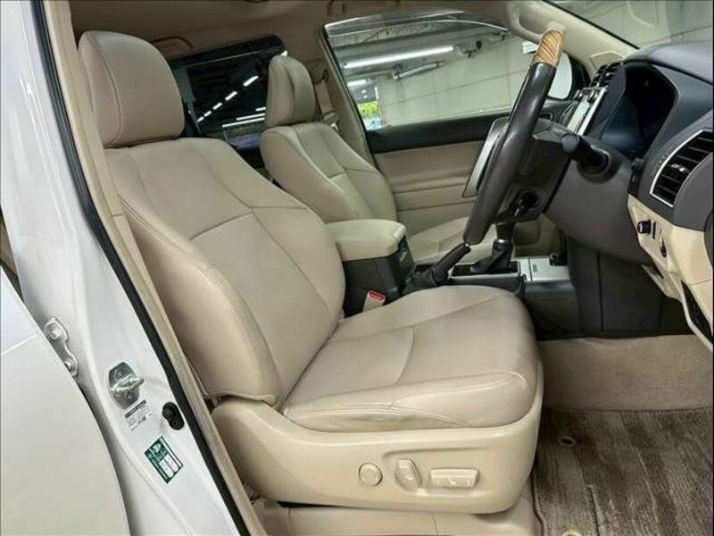 LAND CRUISER PRADO-7