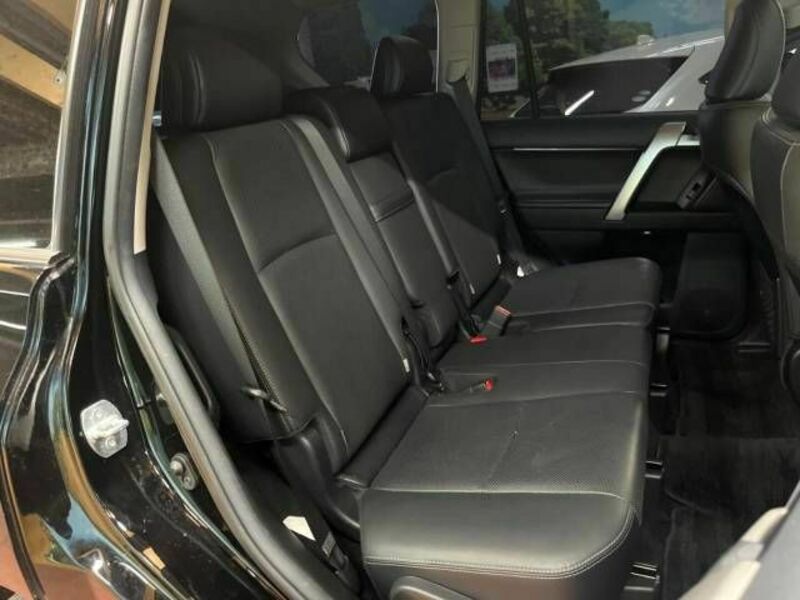 LAND CRUISER PRADO-9