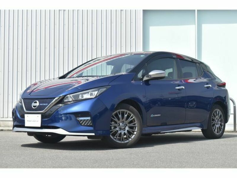 NISSAN　LEAF