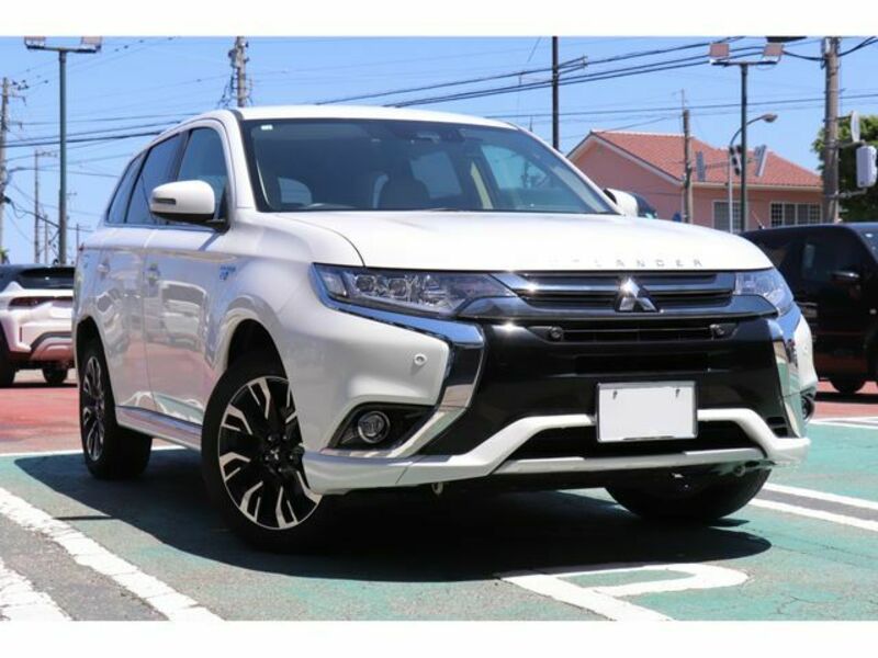 MITSUBISHI　OUTLANDER PHEV