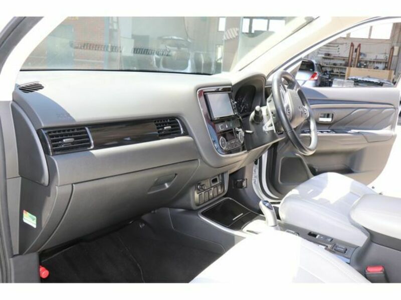 OUTLANDER PHEV