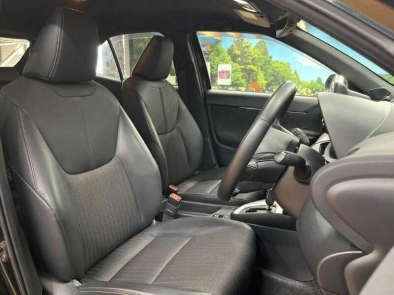 YARIS CROSS-7