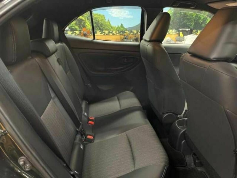 YARIS CROSS-8