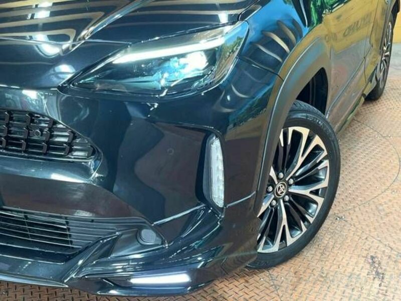 YARIS CROSS-11
