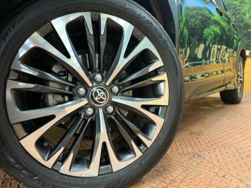 YARIS CROSS-12