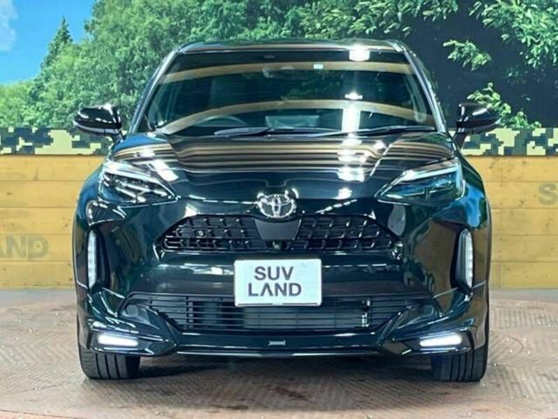 YARIS CROSS-13