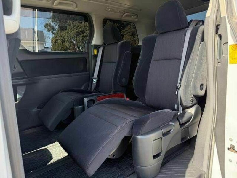 VELLFIRE-14
