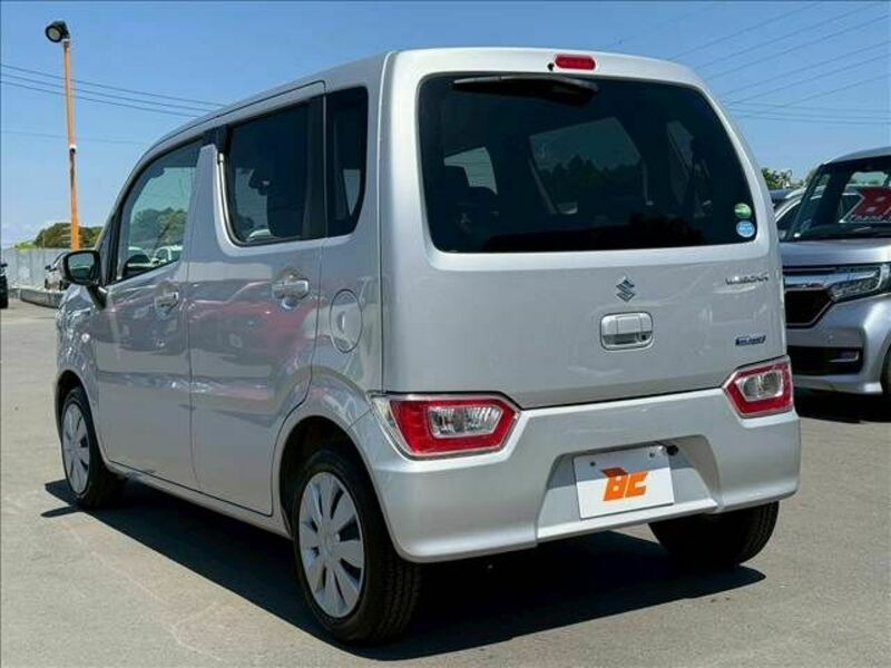 WAGON R-12