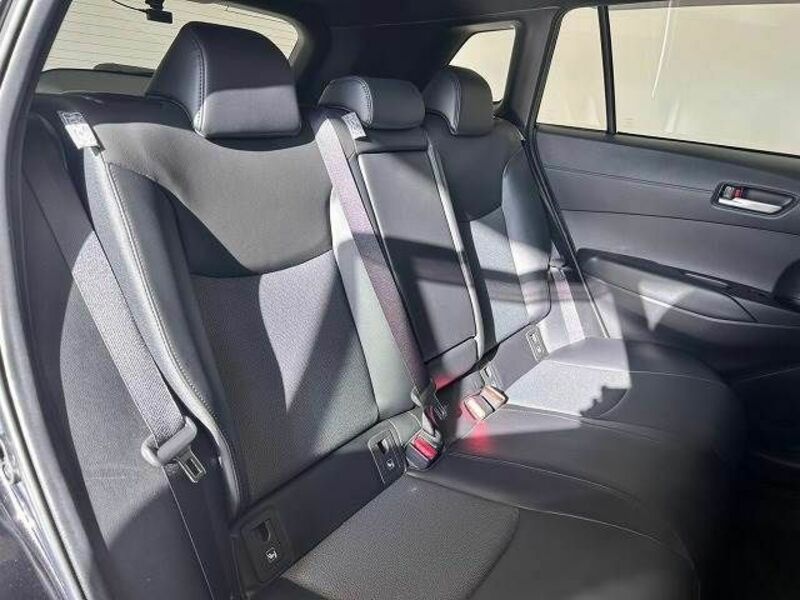 COROLLA CROSS-9