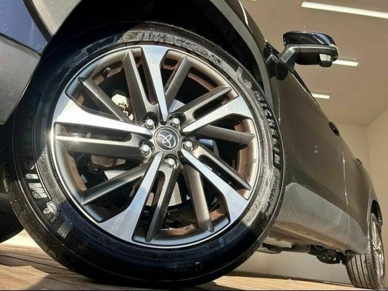 COROLLA CROSS-18