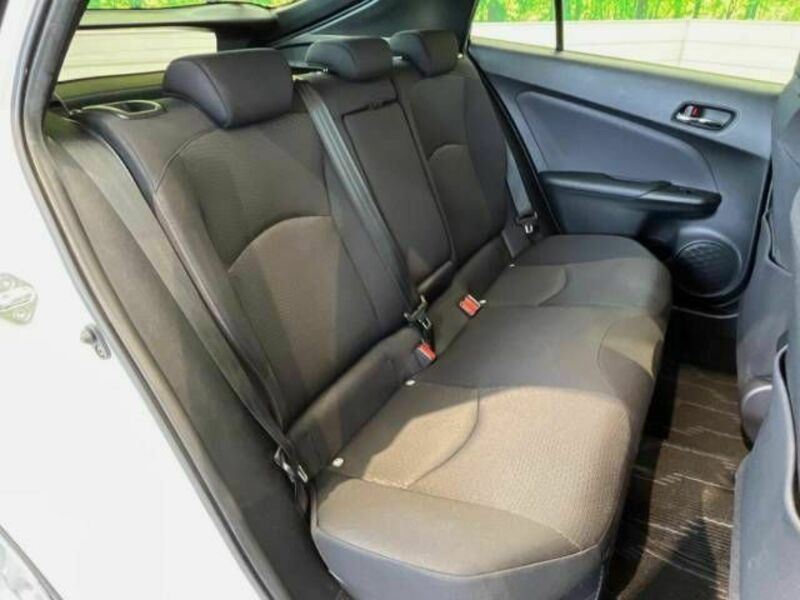 PRIUS-8