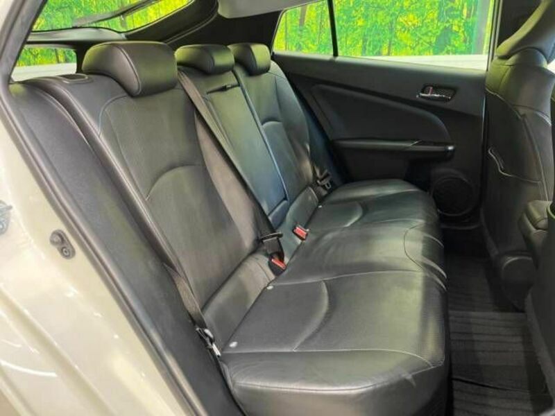 PRIUS-8