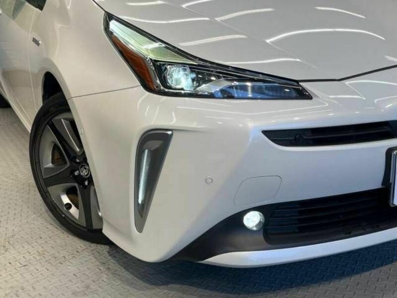 PRIUS-11