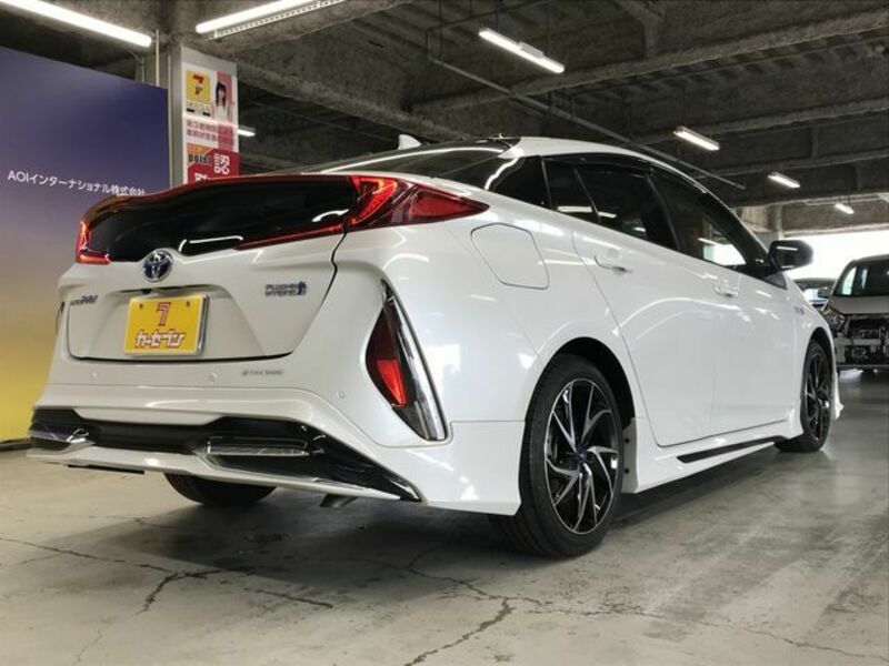 PRIUS PHV-6