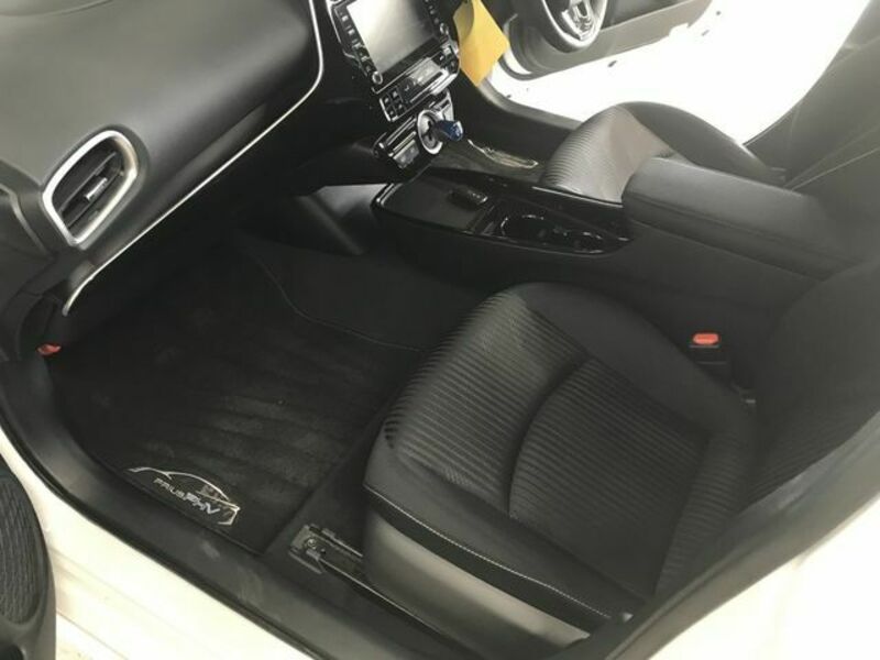 PRIUS PHV-11
