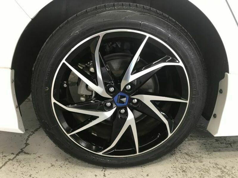 PRIUS PHV-17